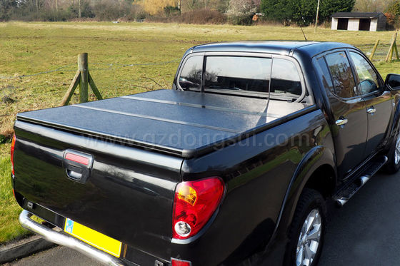 ผู้ผลิต OEM ขายส่งอลูมิเนียม Tri Fold Truck Bed Cover 10 นาทีติดตั้งง่ายสำหรับ Hilux Revo