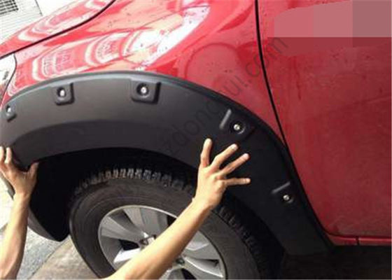 100% ทดสอบพลาสติกบังโคลนรถบรรทุกกันชนพลาสติกเหมาะสำหรับ Toyota Hilux Revo