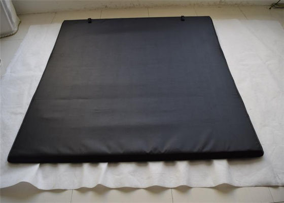 PVC Soft Tri Fold Tonneau Bed Cover รับประกัน 12 เดือนสำหรับ Toyota Hulix Revo