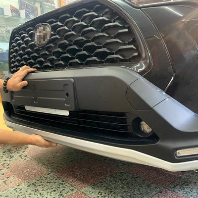 Factory Outlet สำหรับ Toyota Corolla Cross 2020 กันชนหน้ากันชนหลังรถกันชน Body Kit