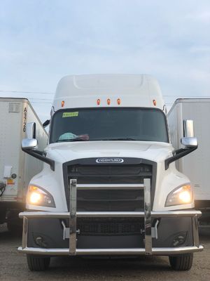 กันชนรถบรรทุกกึ่งพ่วง Dongsui Factory สำหรับ Freightliner Cascadia For Volvo International Prostar Kenworth Peterbilt Mack Pinnacle